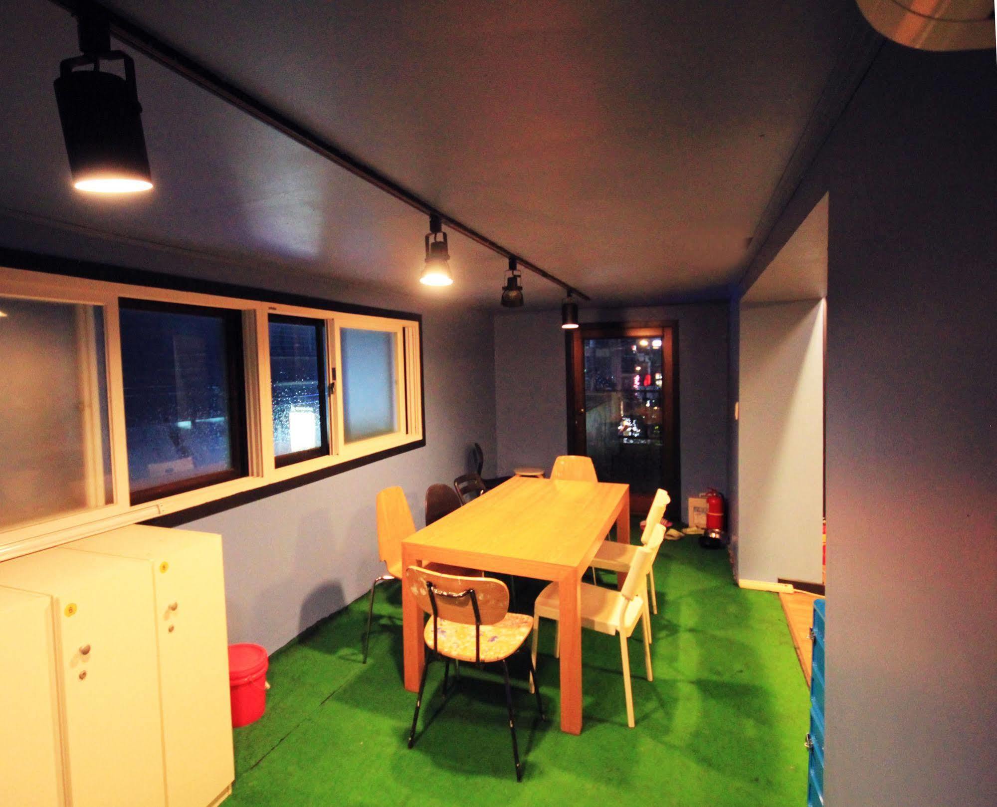 The One Hostel Hongdae In Seoul - Foreigner Only Buitenkant foto