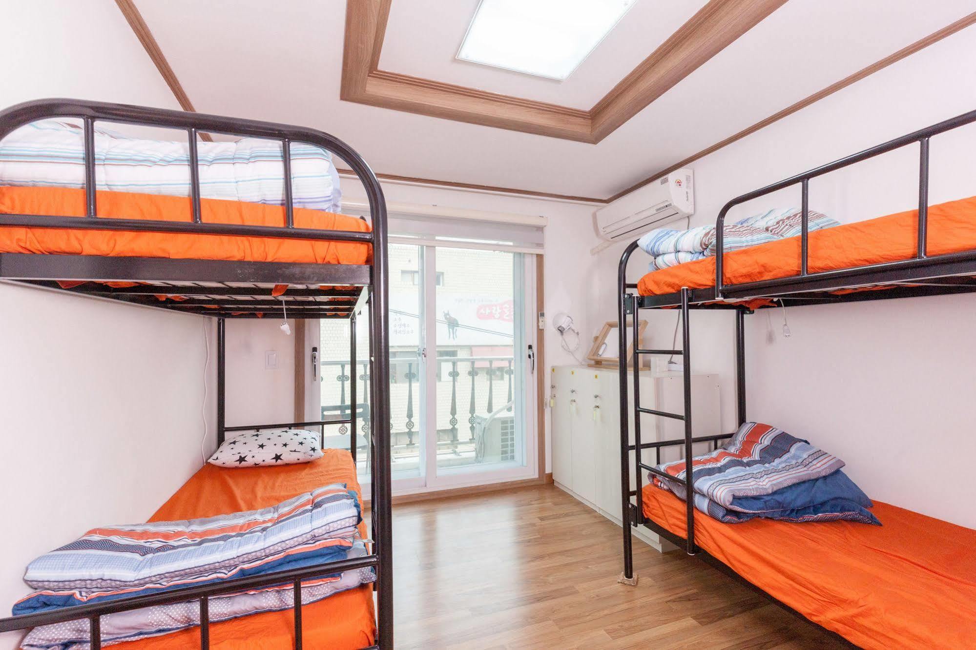 The One Hostel Hongdae In Seoul - Foreigner Only Buitenkant foto